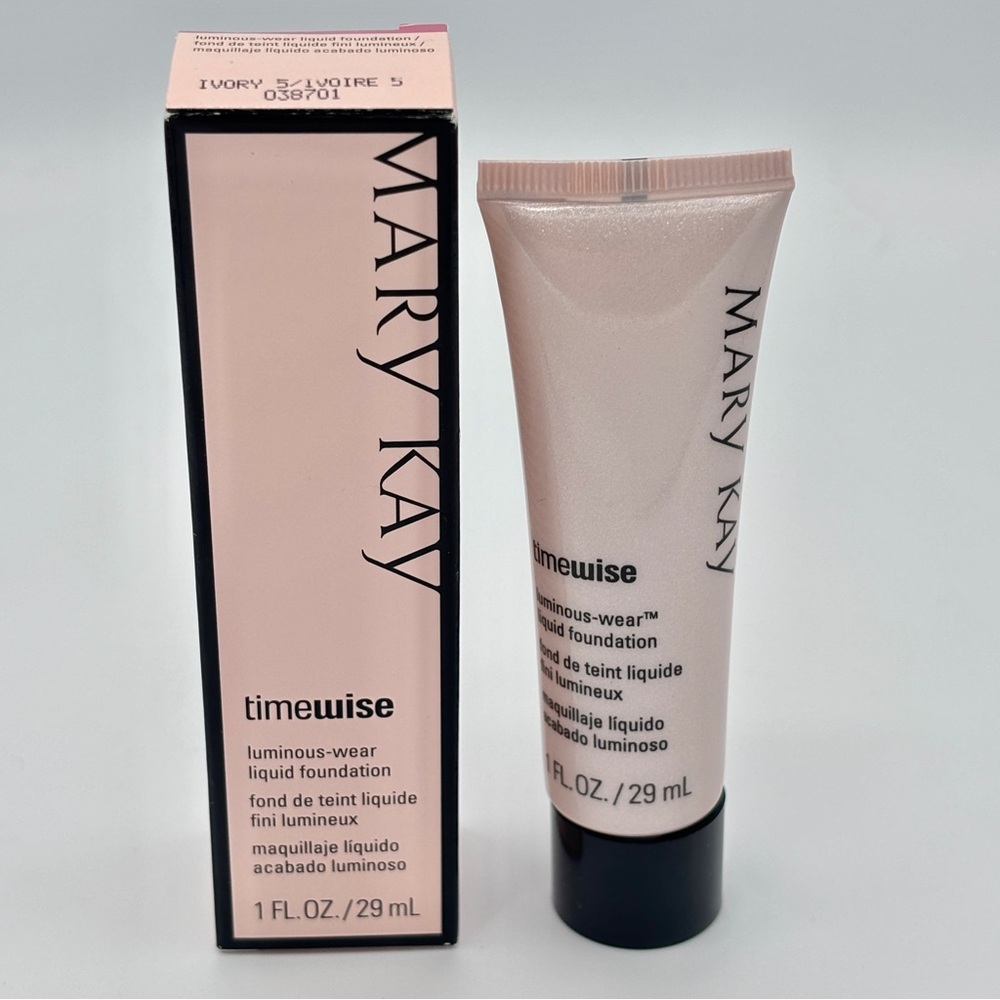 Mary Kay Timewise Luminous Wear Liquid Foundation in IVORY 5 / IVOIRE 5 039701